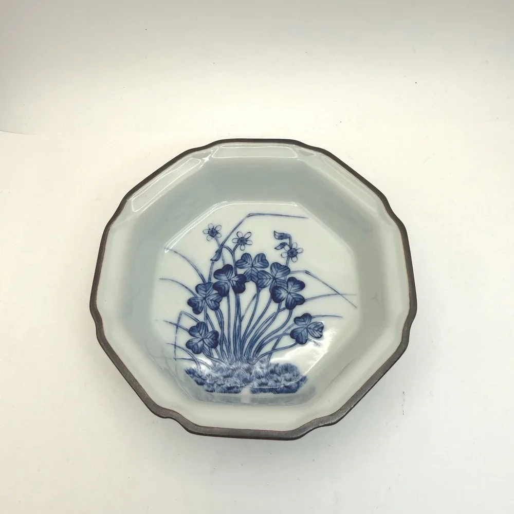 Japanese Kiyomizu-yaki Octagonal Bowl - Signed Tōraku (Morisato) - Blue‎ & White